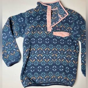 Girls Patagonia pullover sweater size large 12. Good condition